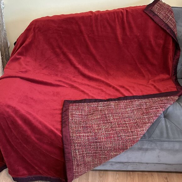 Noble Excellence Tapestry Throw Boucle Maroon Red 50”x60” Reversible Tweed - Picture 3 of 6